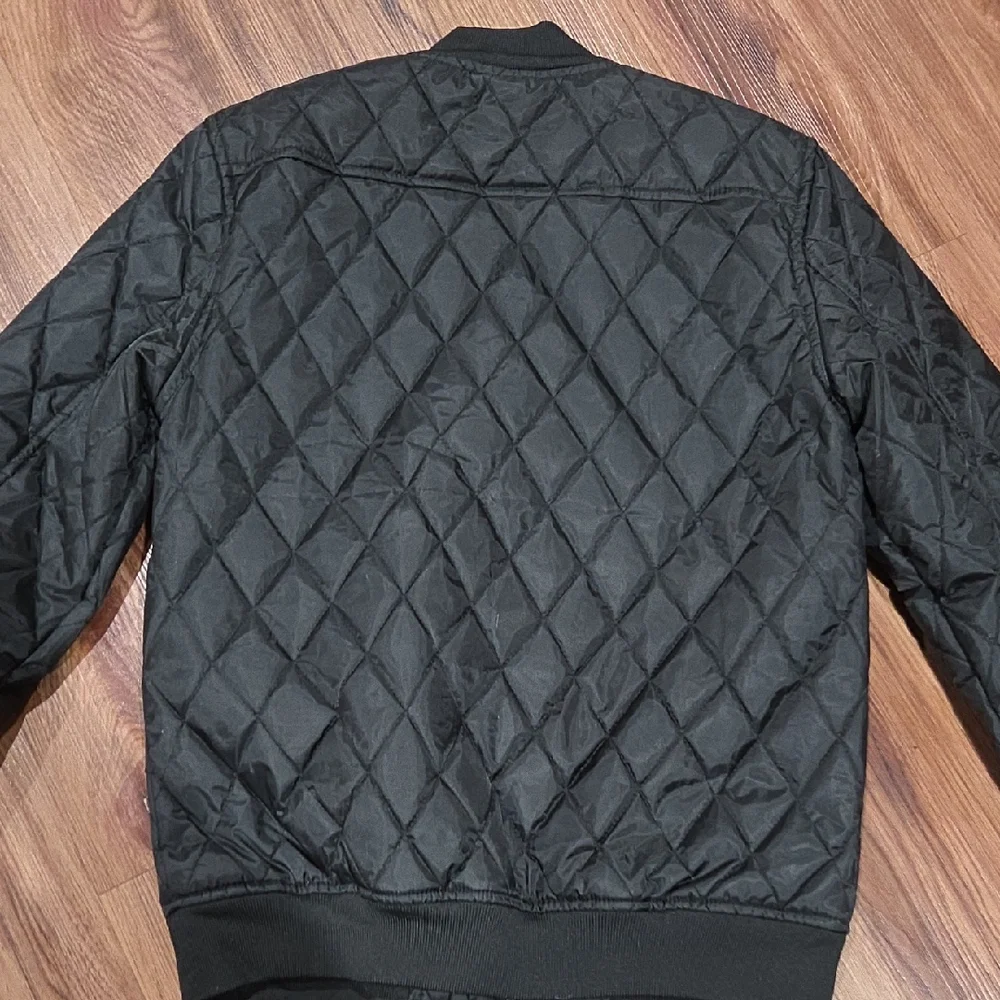 LON NYC Across The Pond Classic Black Quilted Bomber Jacket Size Small - Picture 9 of 9